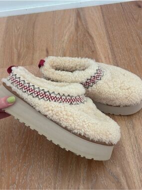 Ugg Tazz Heritage Braid Sherpa Natural Platforms 6